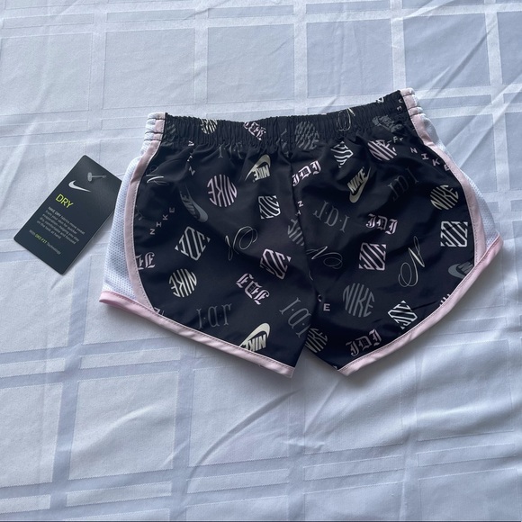 BNWT Nike Little Girls All Over Print Tempo Short, XS (4) - Picture 3 of 4